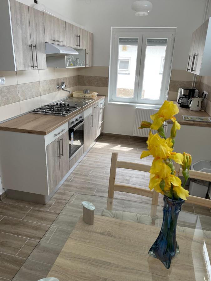Pingvin Cukraszda Apartman Balatonmáriafürdő Εξωτερικό φωτογραφία