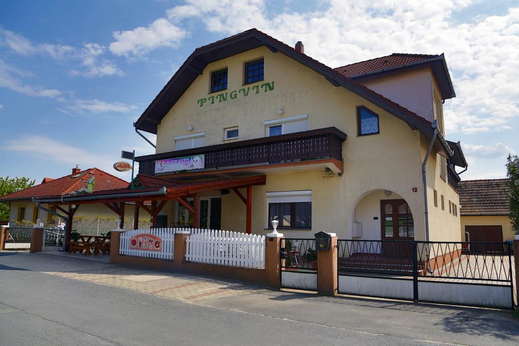 Pingvin Cukraszda Apartman Balatonmáriafürdő Εξωτερικό φωτογραφία