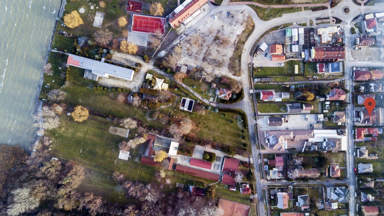 Pingvin Cukraszda Apartman Balatonmáriafürdő Εξωτερικό φωτογραφία